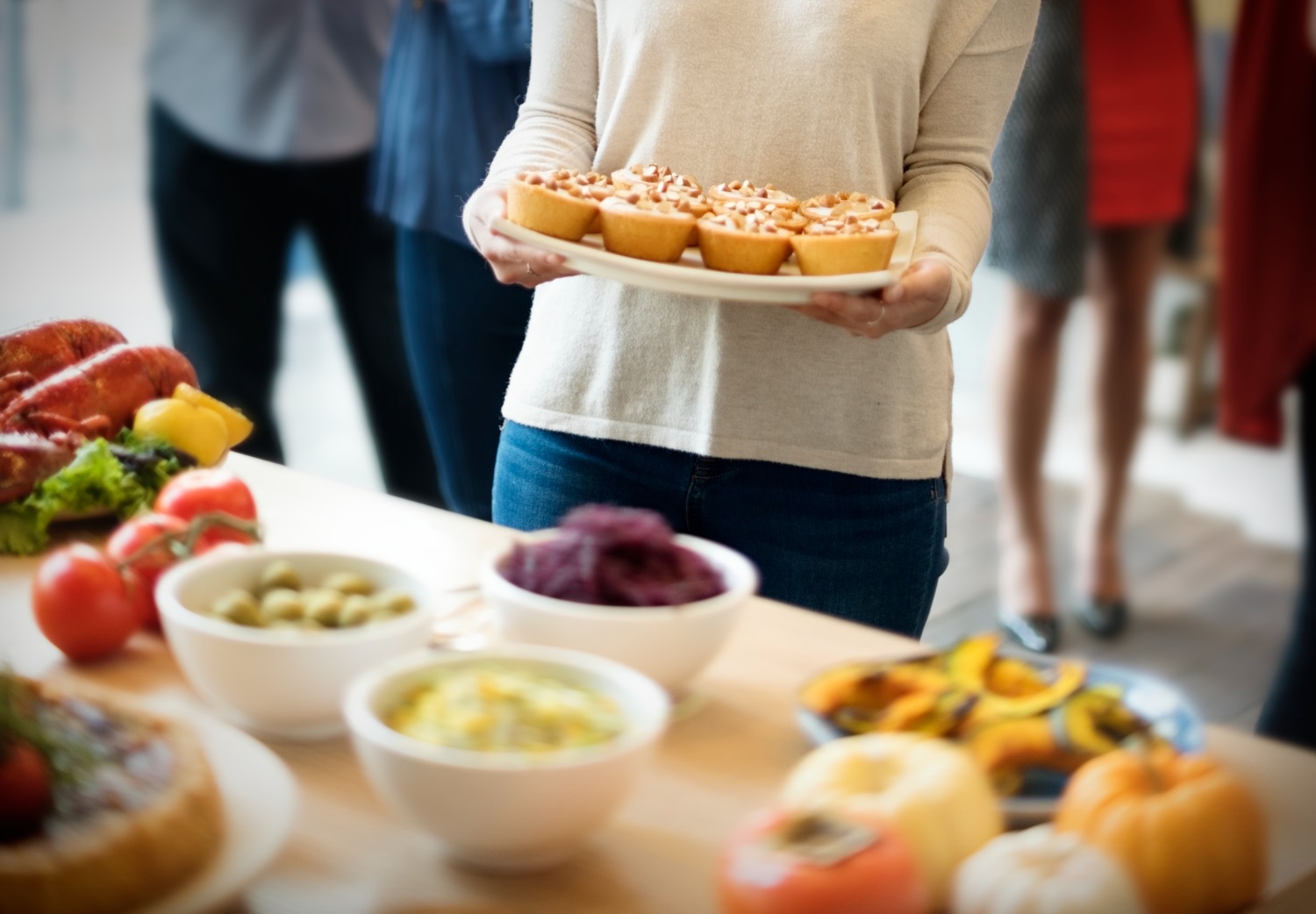 CATERING NEAR ME: KEY CONSIDERATIONS BEFORE YOU BOOK
