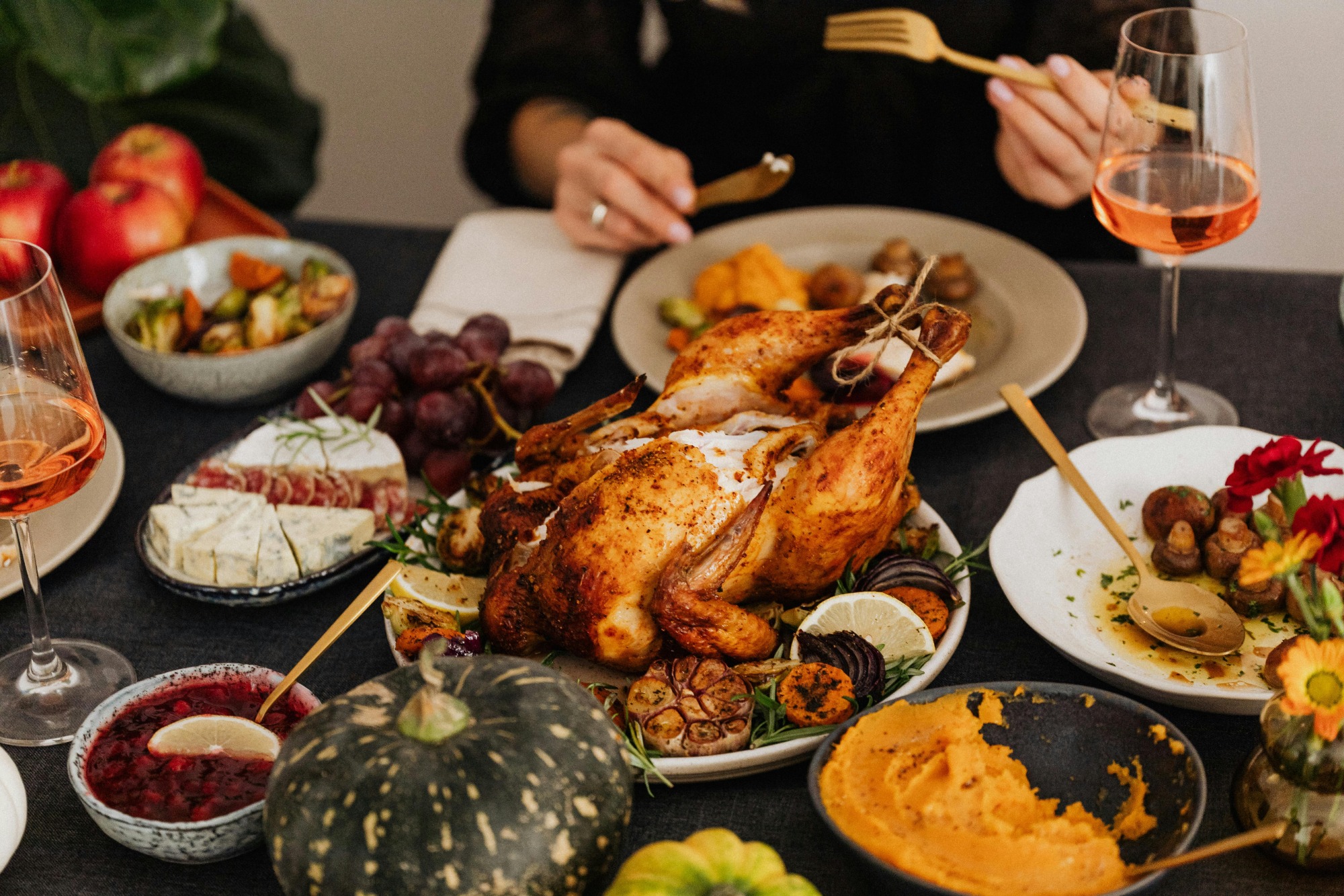 THANKSGIVING CATERING: HASSLE-FREE OPTIONS TO IMPRESS YOUR GUESTS